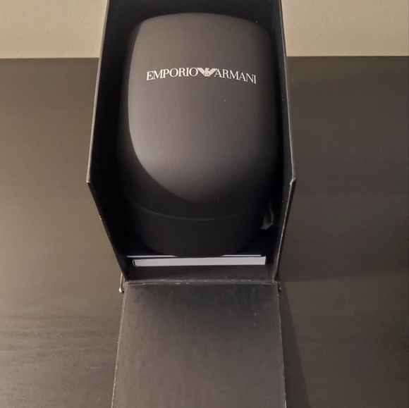 Emporio Armani Watch - Picture 5 of 5